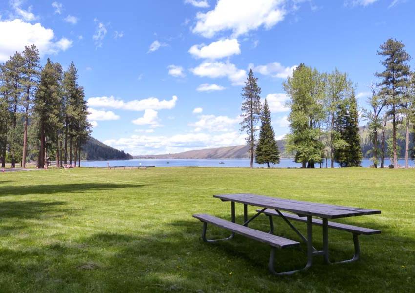 wallowa lake riverside d u